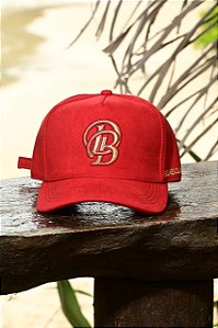 Boné Vermelho Db Dourado