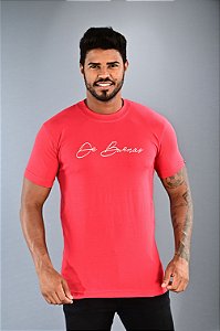 Camisa Vermelha Escrita Dourada