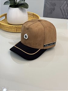 Boné Marrom Suede Pingente De Buenas