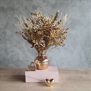 ARRANJO DE FLORES DESIDRATADAS AURORA DOURADA