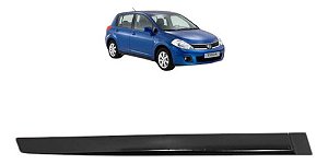 Friso Moldura Porta Traseira Direita Tiida 2008 A 2013 Orig