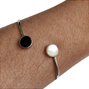 BRACELETE MADREPÉROLA E ÁGATA NEGRA