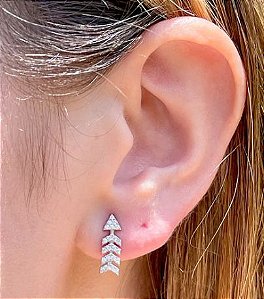 Brinco Flecha Reta Zircônia Branca Prata 925