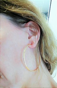 Brinco Argola Média Lisa Folheada Ouro 18K