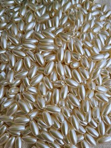 Pérola de ABS Arroz Marfim 8mm (10gr - Aprox. 100un)