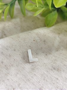 Pingente Letra L Madrepérola 10mm (UN)