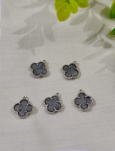 Pingente Flor com Madrepérola Cinza Claro Níquel (un)