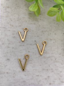 Pingente Letra V 12mm Ouro (un)