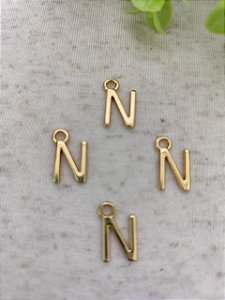 Pingente Letra N 12mm Ouro (un)