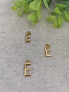 Pingente Letra E 12mm Ouro (un)