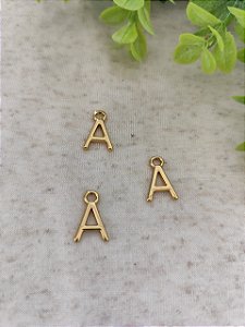 Pingente Letra A 12mm Ouro (un)