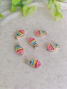 Passante Peixe Resinado Rosa 16mm Ouro (un)