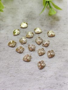 Pingente Coração Trabalhado Cheio Mini 8mm Ouro (5un)
