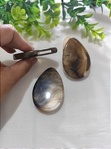 Pingente Resina Gota Marrom Mesclado 64mm, furo para corda achatada (un)