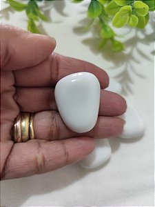 Conta de Resina Geométrica Branco 30mm, furo3mm (un)