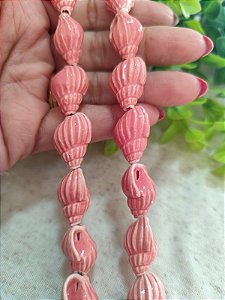 Caracol Passante Porcelana Goiaba 20mm (2un)