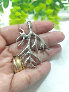 Pingente Coral Trabalhado 52mm Níquel(un)