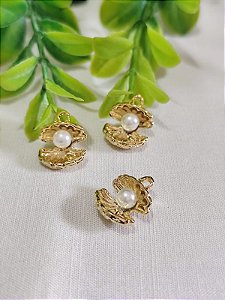 Pingente Concha com Pérola 15mm Ouro (un)