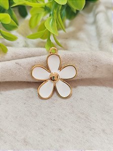 Pingente Flor 33mm Ouro,  Resinado Branco (1un)