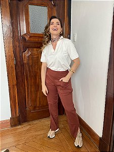 Calça Reta Raiz