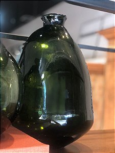 Vaso decorativo em vidro verde