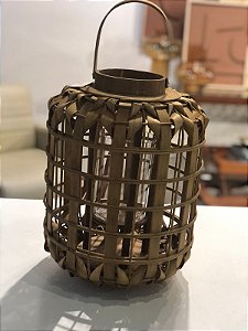 Lanterna em rattan, bambu e vidro