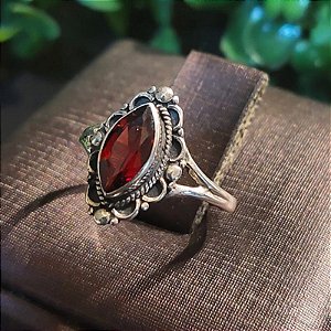 Anel de Prata 925 com Pedra Granada - índia - G001