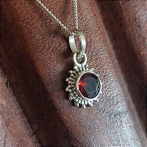 Pingente prata 925 Mandala - pedra Granada - feito a mão