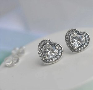 Brinco Coração com Zirônia Grande no Meio