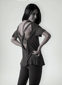 Blusa Cruzada Preta