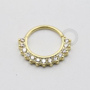 AR38 Argola Torção Cravejada Frontal  10mm  Banho Ouro