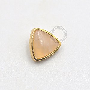TN691 Topo Triangular Pedra Synthetic Titânio PVD Gold
