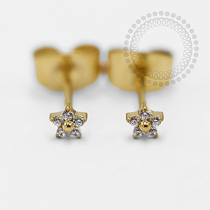 PVD122 Brinco Flor Delicada Aço PVD Gold