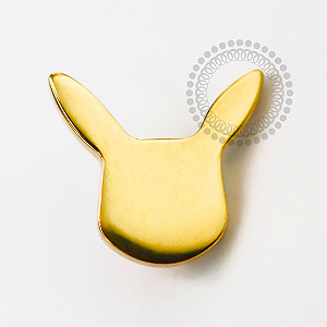 TN1593 Topo Umbreon Coleção Pokémon Titânio PVD Gold