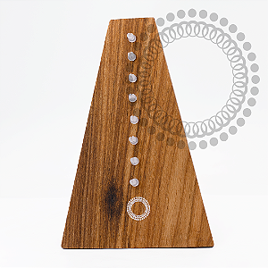 EP49 Expositor  Piramide Madeira  8 Presilhas  Silicone
