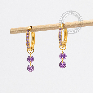 TN2371 Brinco Argola 2 Pingente CZ Roxo Titânio PVD Gold