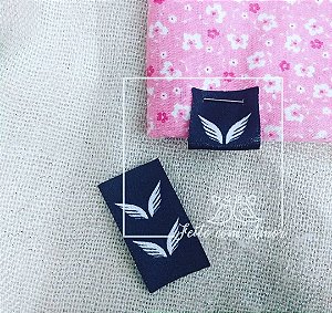 Etiqueta para manga ou barra de camiseta | 4x2 cm | fundo preto