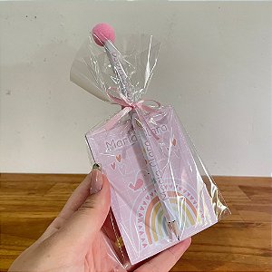 Bloquinho com lápis no tema arco iris