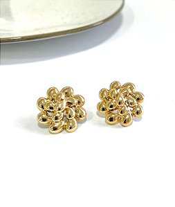 BRINCO REDONDO FLOR MEDIO BANHO OURO 18K