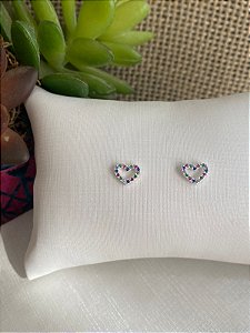 Brinco Coração Cravejado em Zircônia Colorida