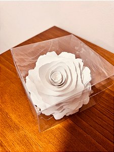 Rosa para Aromatizador na cor Branca Vime, com Cordão 15cm.