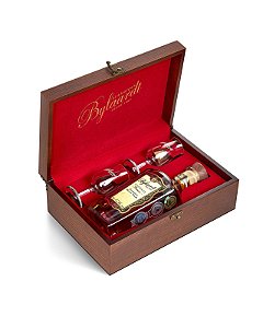 Estojo Bylaardt Luxo  Ouro Carvalho Premium 10 Anos 750ml + 2 Taças Cristal 60ml