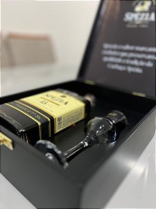 Estojo Spezia Ouro Carvalho Extra Premium 15 Anos 750ml + 1 Taça Vidro 60ml