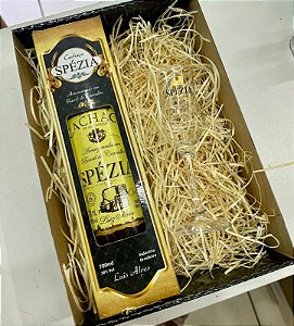 Kit Presente - Cachaça Spezia Ouro 6 Anos 700ml + Taça Spezia Vidro 60ml