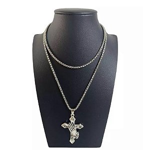Colar Prateado Pingente Cruz Com Mãos