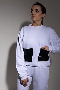 BLUSA MOLETOM BOLSO COURO