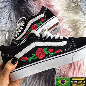 Tênis Vans Old Skool Feminino Preto Floral Bordado