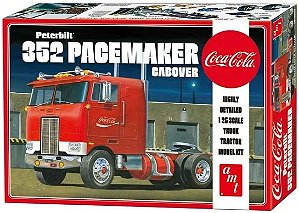 Peterbilt 352 Pacemaker Cabover (Coca-Cola) - 1/25 - AMT 1090