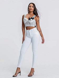 Calça Jeans Branca Botão Simples.