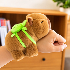 Pulseira Capivara De Pelúcia Fofa Com Mochilinha XZ-2311